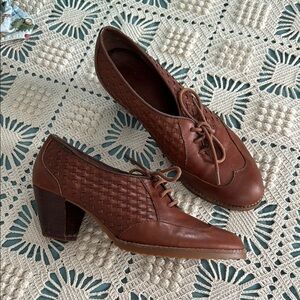 Brown Bass Leather Women's Oxford Shoes
